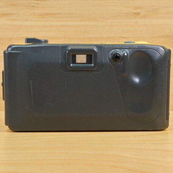 Minolta Weathermatic Dual 35 35mm Film, Underwater, Point and Shoot Camera - Picture 5 of 7